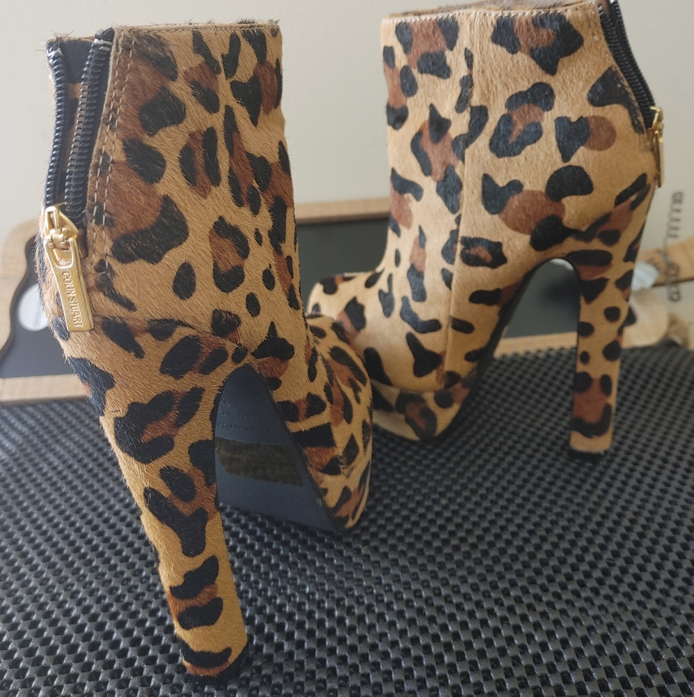 Colin Stuart animal print boots size 5B